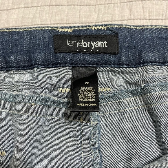 Lane Bryant Lightly Flared Stretch Medium Wash Jeans with Detail Pocket Size 28 - Picture 2 of 10